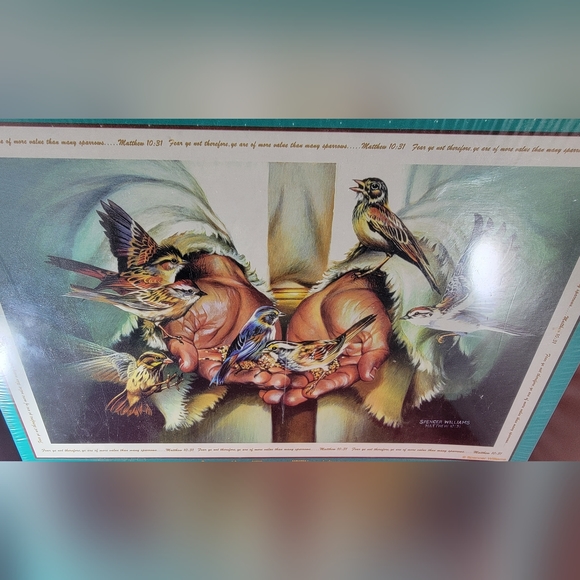 In his hands, 1000 piece jigsaw puzzle (nib) - Picture 3 of 5